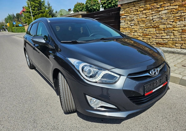 Hyundai i40 cena 34400 przebieg: 209000, rok produkcji 2012 z Barlinek małe 781